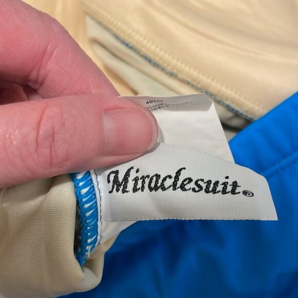 Miraclesuit Brand Women's size 18D Halter Tankini Top Pool Blue Separates - Picture 6 of 7